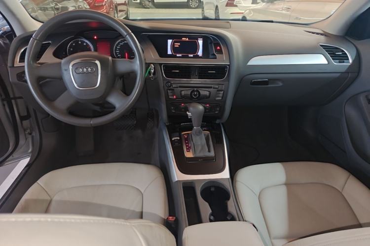 Used Audi A4L 2011 2.0 TFSI Standard Model Center Console