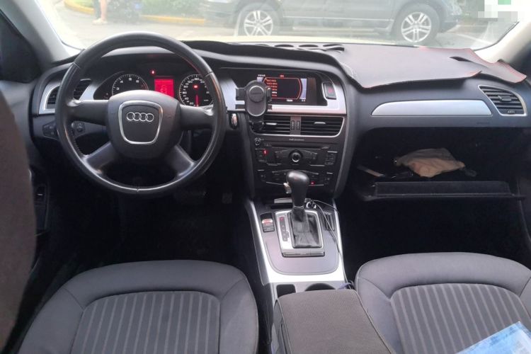 Used Audi A4L 2011 2.0 TFSI Standard Model Center Console