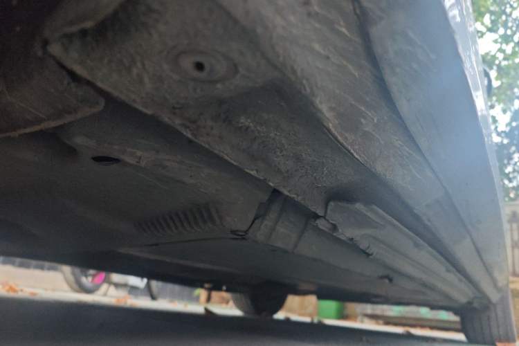 Used Audi A4L 2011 2.0 TFSI Standard Model Chassis Front Left