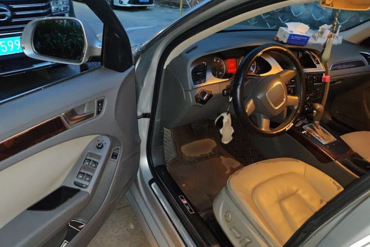 Used Audi A4L 2011 2.0 TFSI Comfort Model Driver Seat
