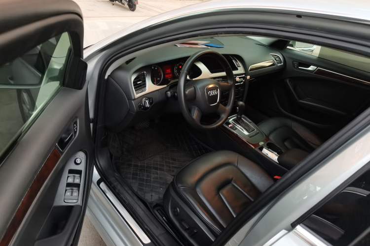 Used Audi A4L 2011 2.0 TFSI Comfort Model Driver Seat