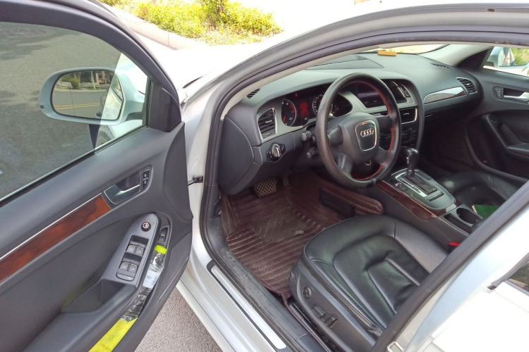 Used Audi A4L 2011 2.0 TFSI Comfort Model Driver Seat