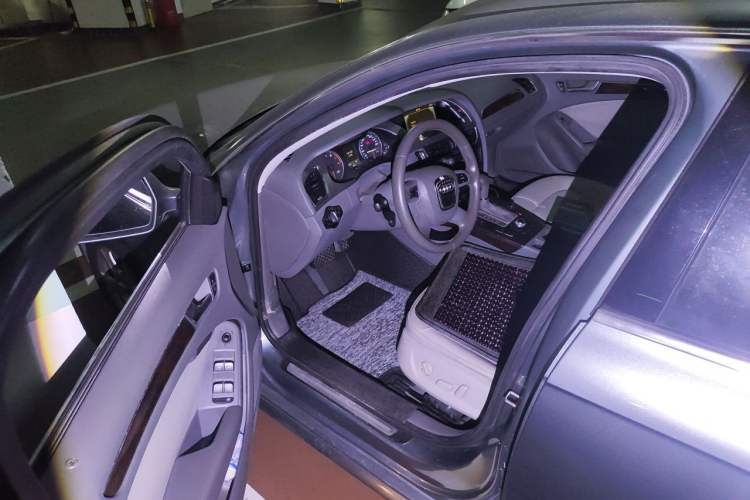 Used Audi A4L 2011 2.0 TFSI Technology Edition Driver Seat