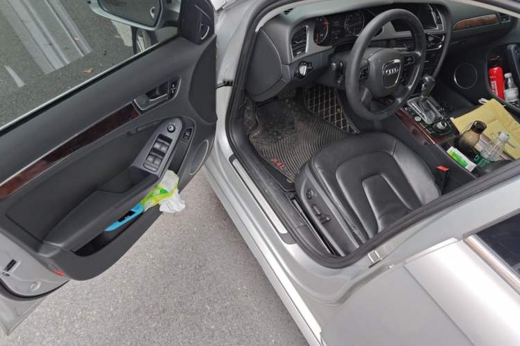 Used Audi A4L 2011 2.0 TFSI Luxury Model Driver Seat