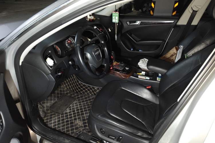 Used Audi A4L 2011 2.0 TFSI Technology Edition Driver Seat