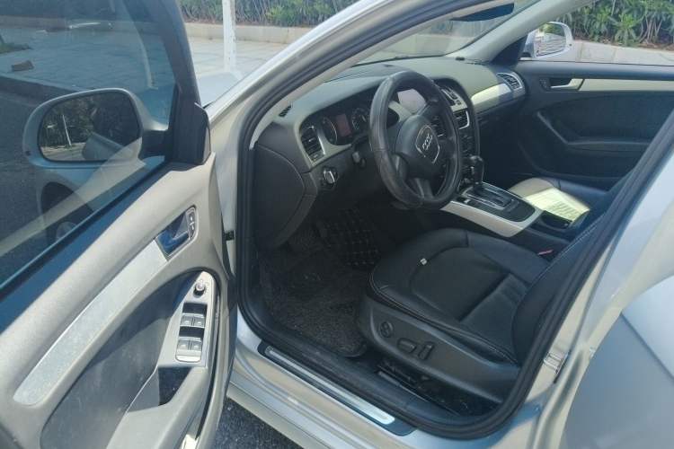 Used Audi A4L 2011 2.0 TFSI Standard Model Driver Seat