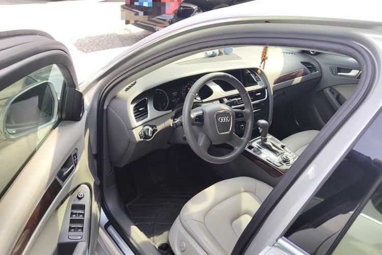 Used Audi A4L 2011 2.0 TFSI Luxury Model Driver Seat