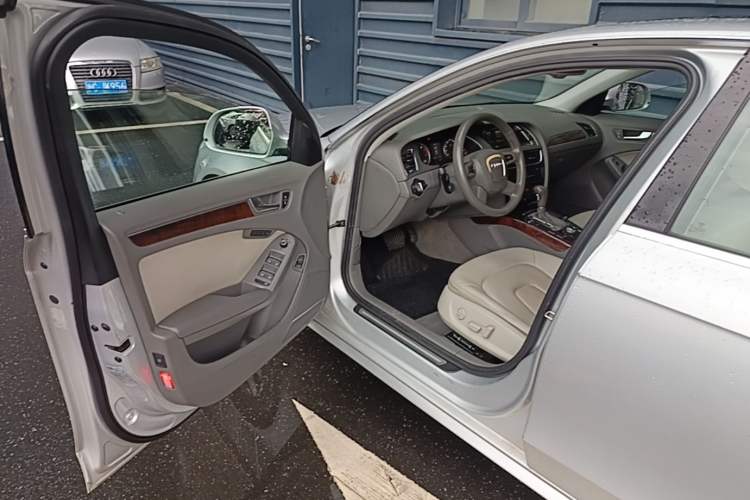 Used Audi A4L 2011 2.0 TFSI Technology Edition Driver Seat