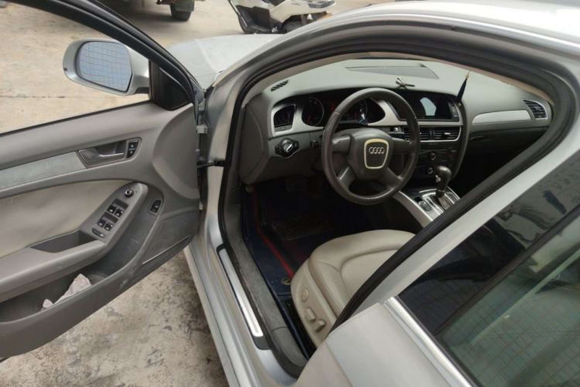 Used Audi A4L 2011 2.0 TFSI Comfort Model Driver Seat