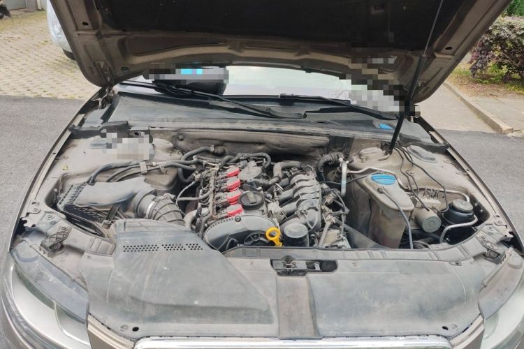 Used Audi A4L 2011 2.0 TFSI Standard Model Engine Bay