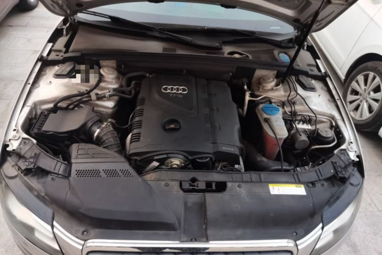 Used Audi A4L 2011 2.0 TFSI Comfort Model Engine Bay