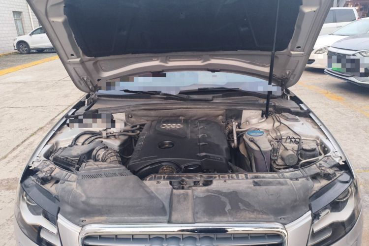 Used Audi A4L 2011 2.0 TFSI Standard Model Engine Bay