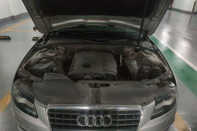 Used Audi A4L 2011 2.0 TFSI Comfort Model Engine Bay