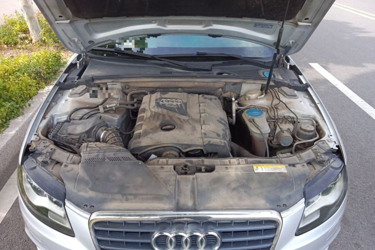 Used Audi A4L 2011 2.0 TFSI Comfort Model Engine Bay