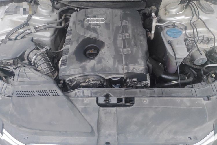 Used Audi A4L 2011 2.0 TFSI Sport Edition Engine Bay