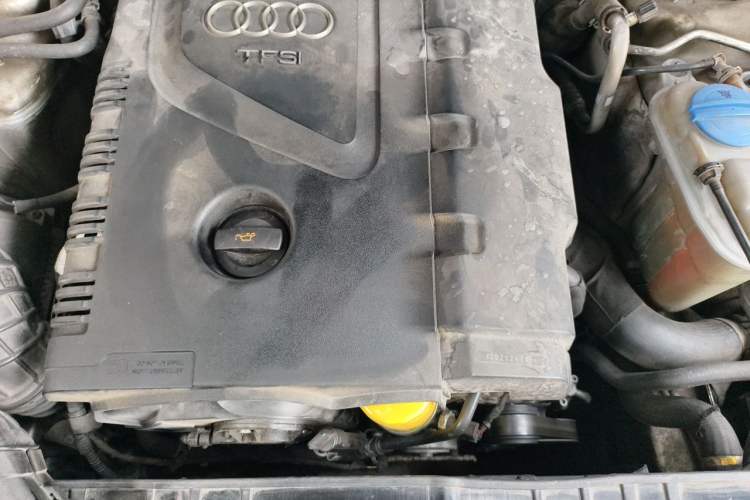 Used Audi A4L 2011 2.0 TFSI Comfort Model Engine Bay