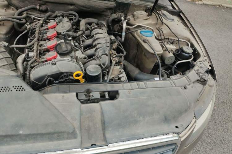 Used Audi A4L 2011 2.0 TFSI Standard Model Engine Bay Left