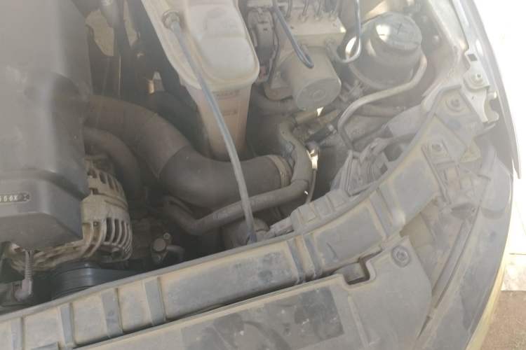 Used Audi A4L 2011 2.0 TFSI Standard Model Engine Bay Left
