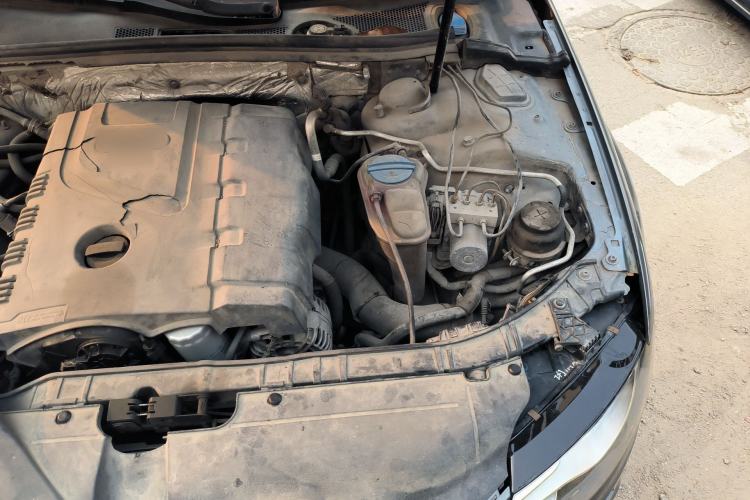 Used Audi A4L 2011 2.0 TFSI Comfort Model Engine Bay Left