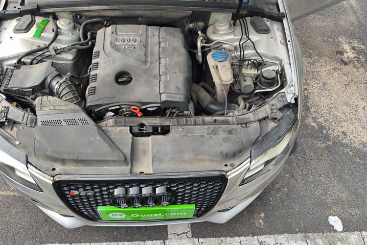 Used Audi A4L 2011 2.0 TFSI Standard Model Engine Bay Left