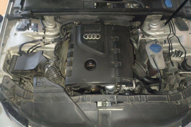 Used Audi A4L 2011 2.0 TFSI Comfort Model Engine Bay