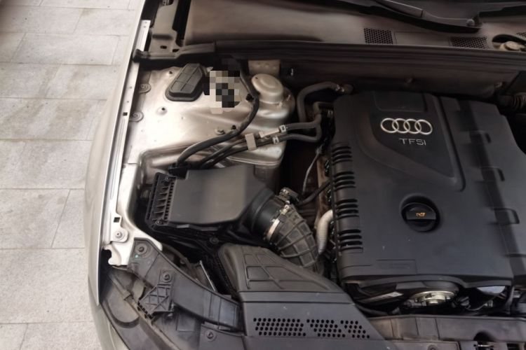 Used Audi A4L 2011 2.0 TFSI Comfort Model Engine Bay Right