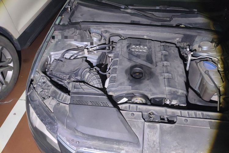 Used Audi A4L 2011 2.0 TFSI Technology Edition Engine Bay Right