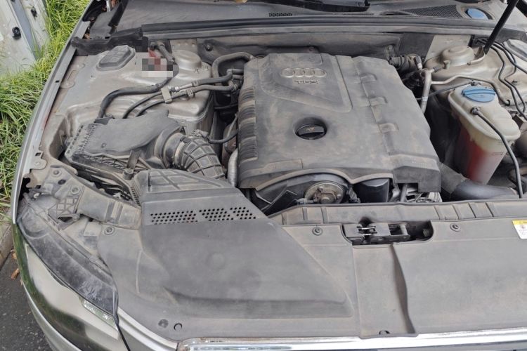Used Audi A4L 2011 2.0 TFSI Luxury Model Engine Bay Right