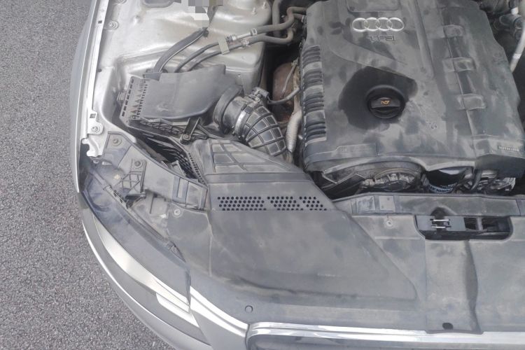 Used Audi A4L 2011 2.0 TFSI Sport Edition Engine Bay Right