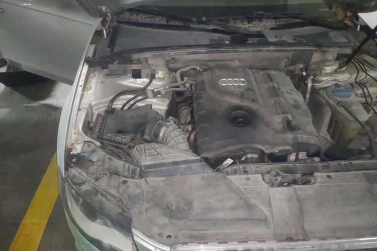 Used Audi A4L 2011 2.0 TFSI Luxury Model Engine Bay Right