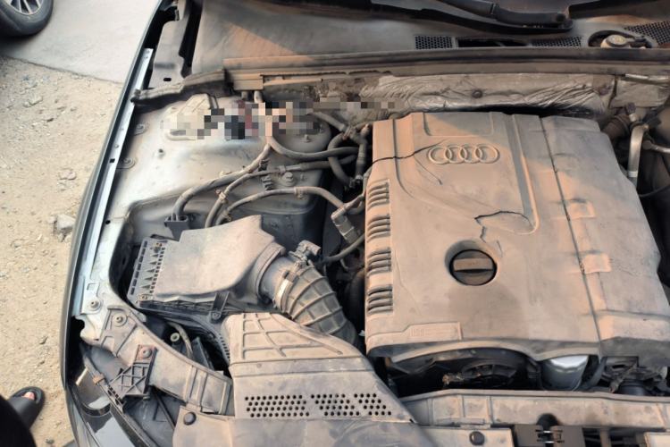 Used Audi A4L 2011 2.0 TFSI Comfort Model Engine Bay Right