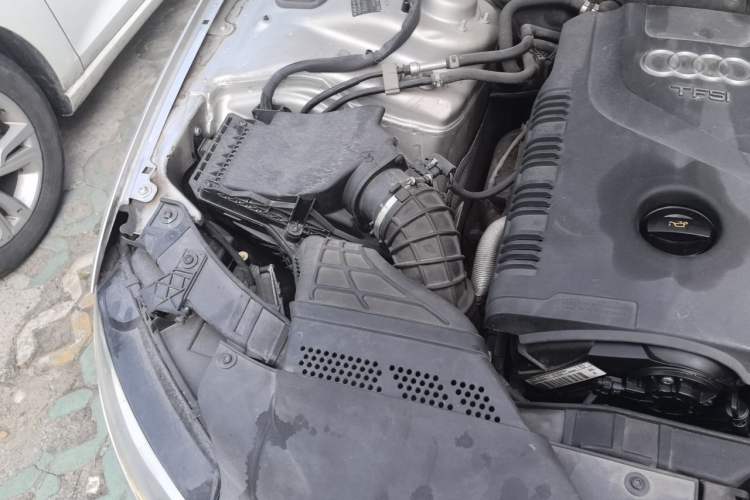 Used Audi A4L 2011 2.0 TFSI Standard Model Engine Bay Right