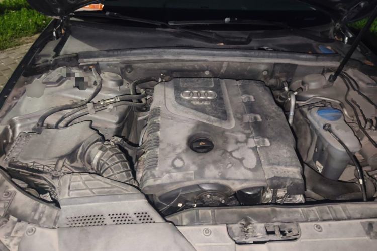 Used Audi A4L 2011 2.0 TFSI Standard Model Engine Bay