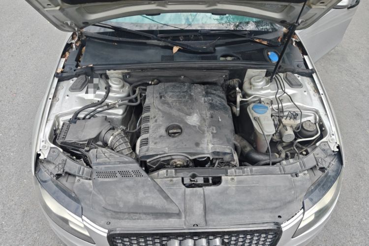 Used Audi A4L 2011 2.0 TFSI Comfort Model Engine Bay