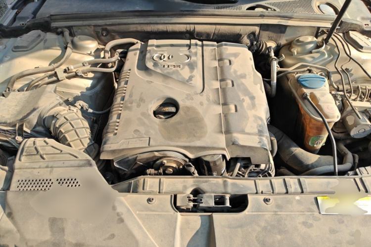 Used Audi A4L 2011 2.0 TFSI Comfort Model Engine Bay