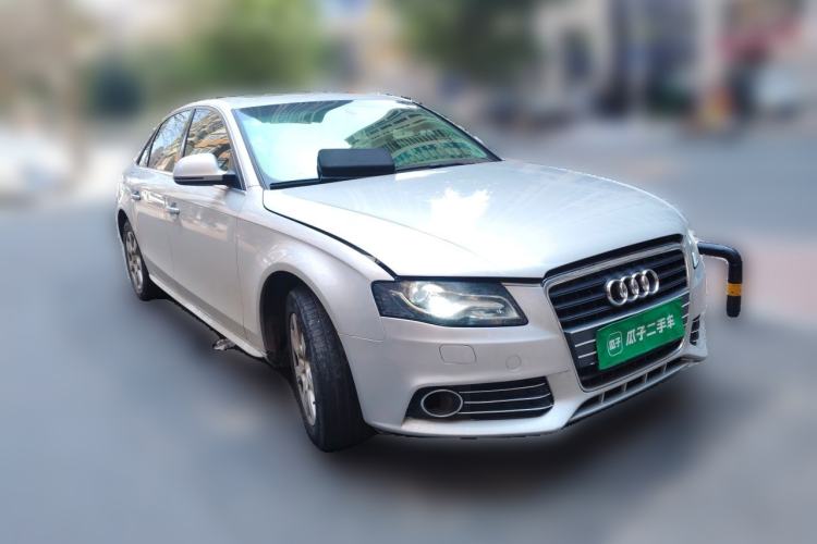 Used Audi A4L 2011 2.0 TFSI Standard Model Front Right 45 Deg