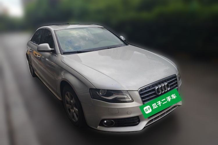 Used Audi A4L 2011 2.0 TFSI Standard Model Front Right 45 Deg