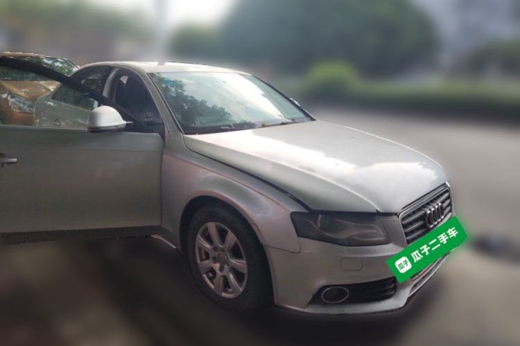 Used Audi A4L 2011 2.0 TFSI Standard Model Front Right 45 Deg
