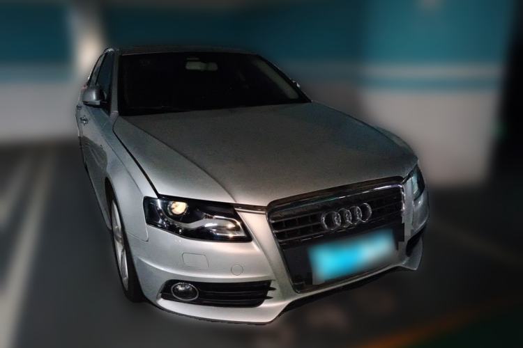 Used Audi A4L 2011 2.0 TFSI Sport Edition Front Right 45 Deg