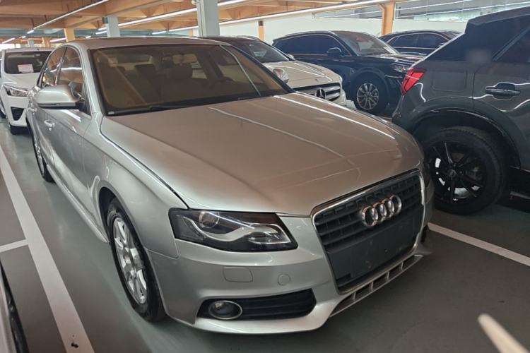 Used Audi A4L 2011 2.0 TFSI Standard Model Front Right 45 Deg