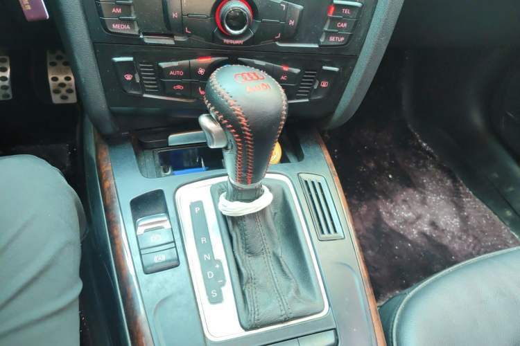 Used Audi A4L 2011 2.0 TFSI Standard Model Gear Lever