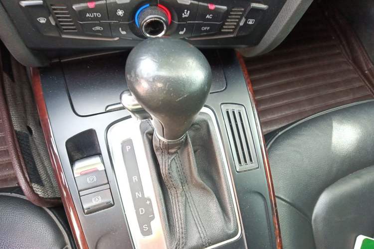 Used Audi A4L 2011 2.0 TFSI Comfort Model Gear Lever