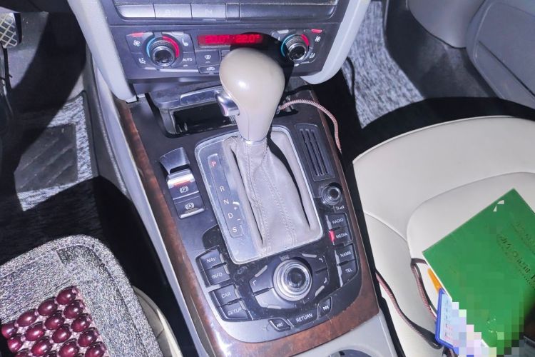Used Audi A4L 2011 2.0 TFSI Technology Edition Gear Lever
