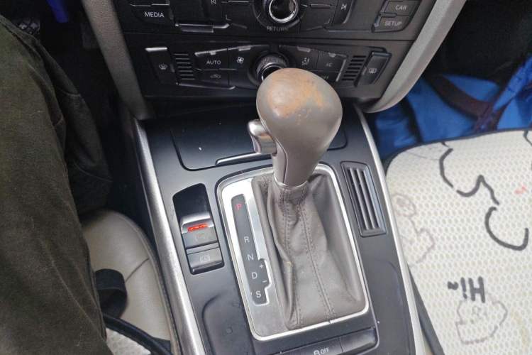 Used Audi A4L 2011 2.0 TFSI Standard Model Gear Lever