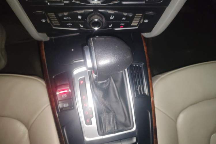 Used Audi A4L 2011 2.0 TFSI Luxury Model Gear Lever