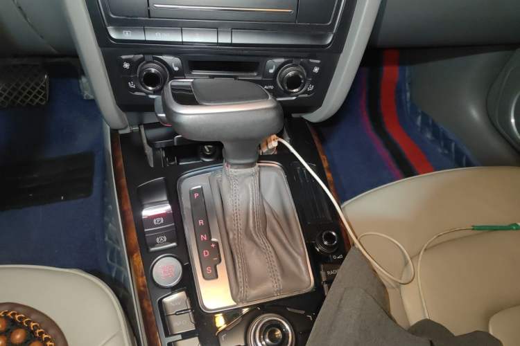 Used Audi A4L 2011 2.0 TFSI Luxury Model Gear Lever