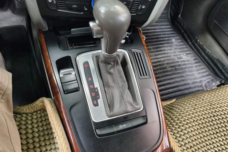 Used Audi A4L 2011 2.0 TFSI Comfort Model Gear Lever