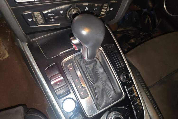 Used Audi A4L 2011 2.0 TFSI Sport Edition Gear Lever