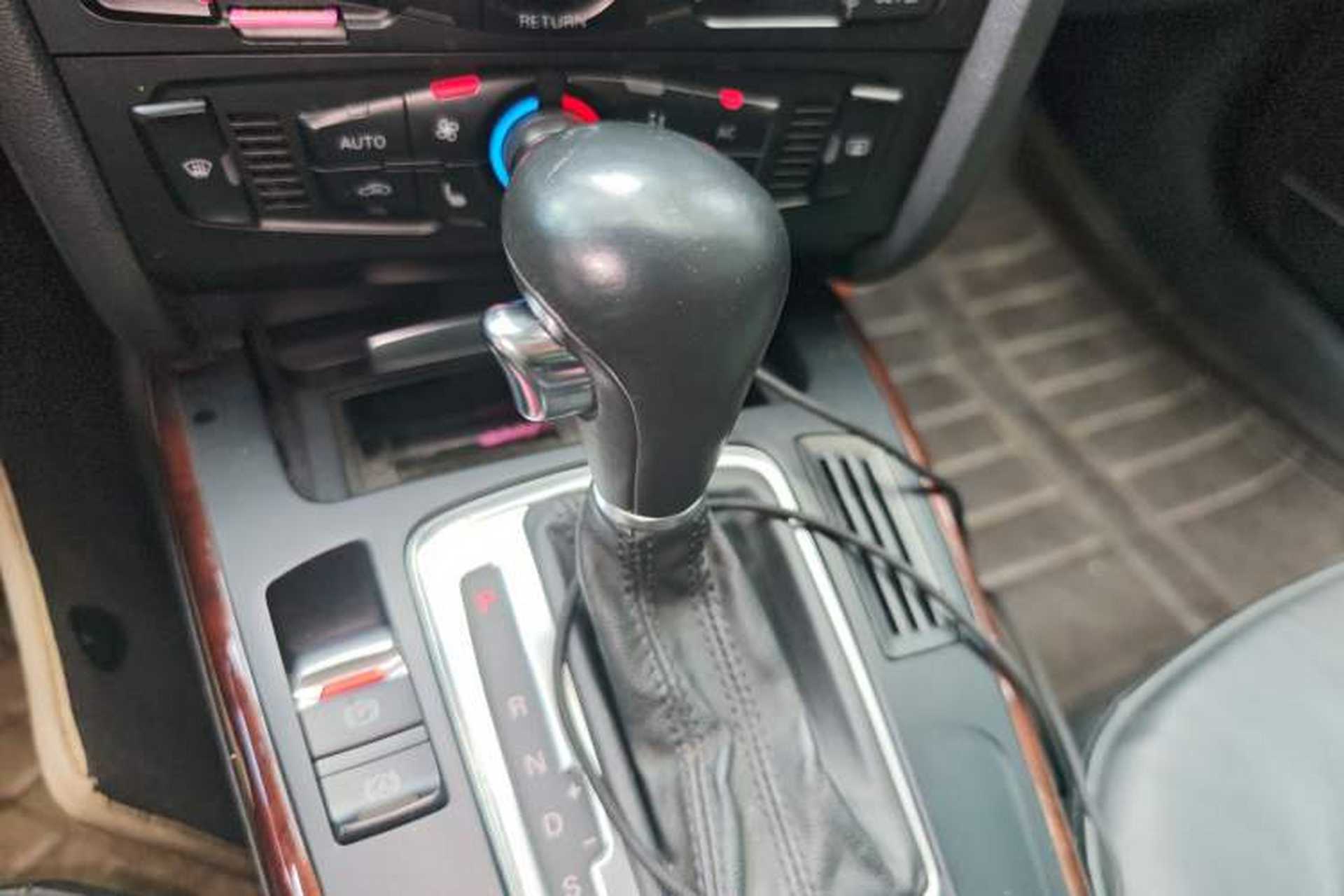Used Audi A4L 2011 2.0 TFSI Comfort Model Gear Lever