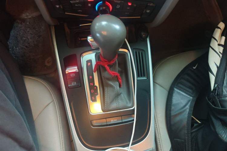 Used Audi A4L 2011 2.0 TFSI Standard Model Gear Lever